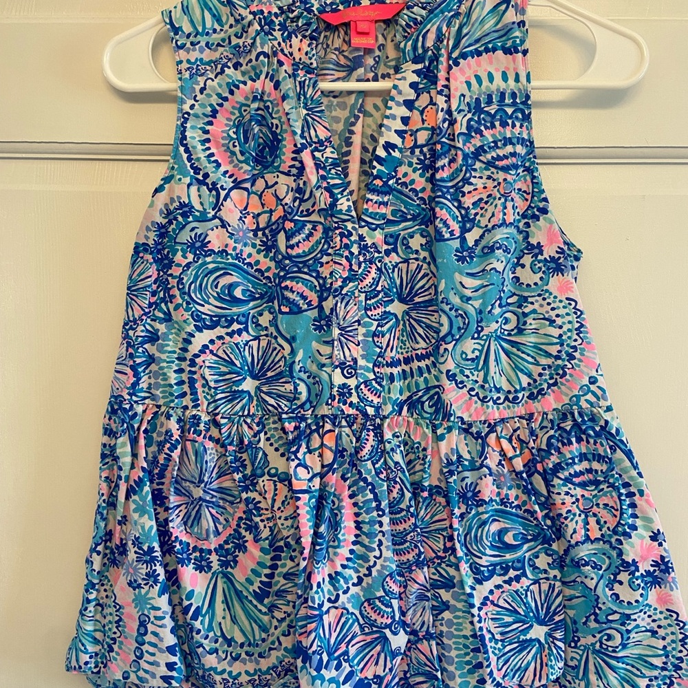 📦 🚛 MOVING SALE ‼️ Lilly Pulitzer Blue and Pink Patterned Top